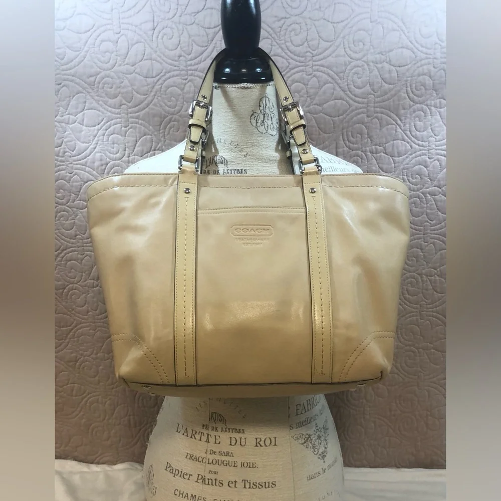 Coach Y2K Gallery tote Soft leather beige/Nude